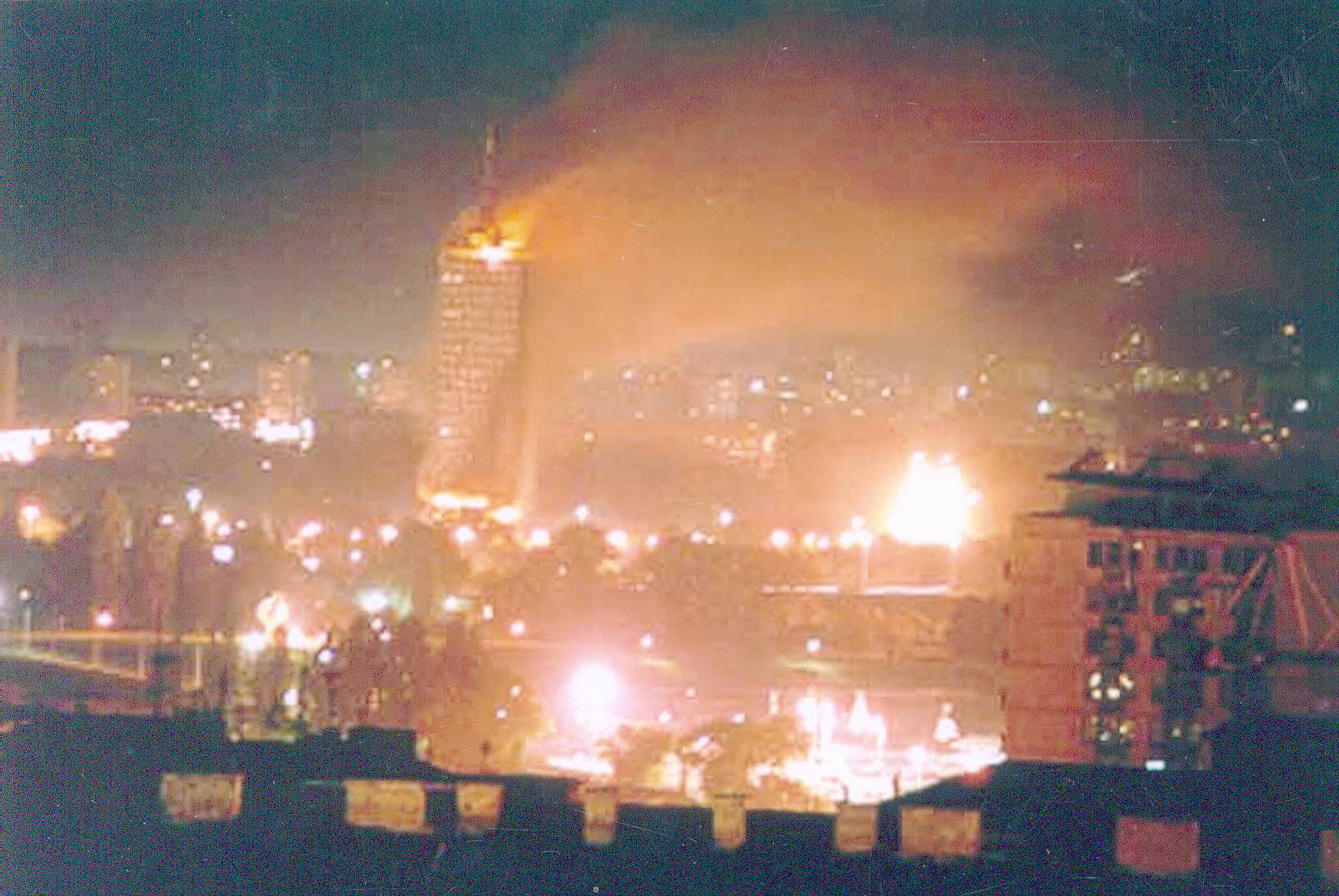 SELEKTIVNO PAMĆENJE 1999.: Vide se NATO bombe ali ne i Miloševićevi masovni zločini