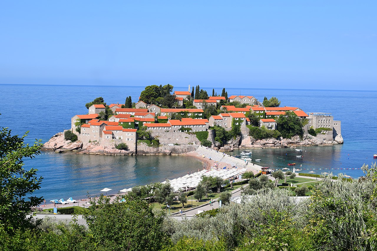 ZAKLJUČANI SVETI STEFAN ČEKA PRESUDU: U petak završne riječi arbitraže u Londonu